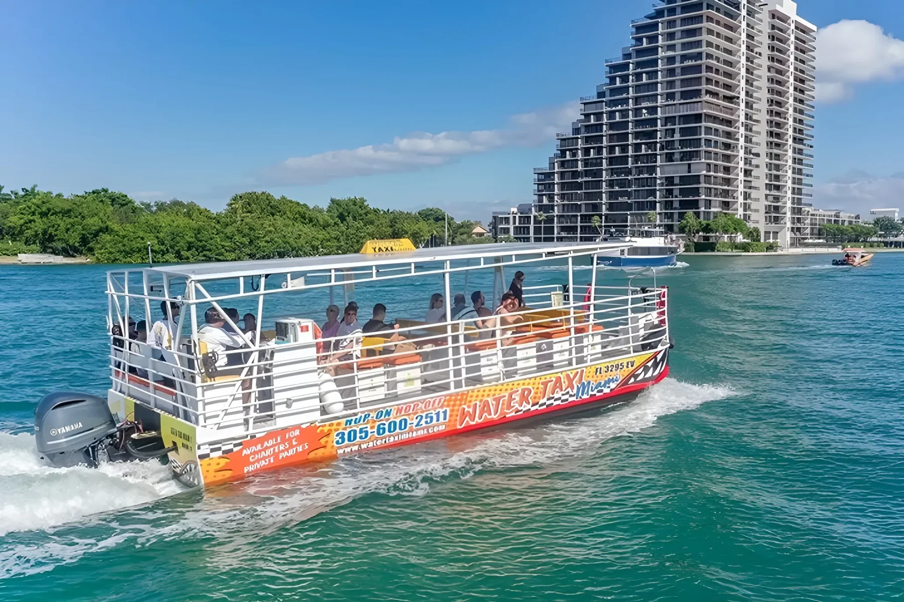 Miami Skyline Cruise of South Beach Millionaire Homes & Venetian Islands